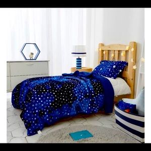 Your Zone Glimmer Throw